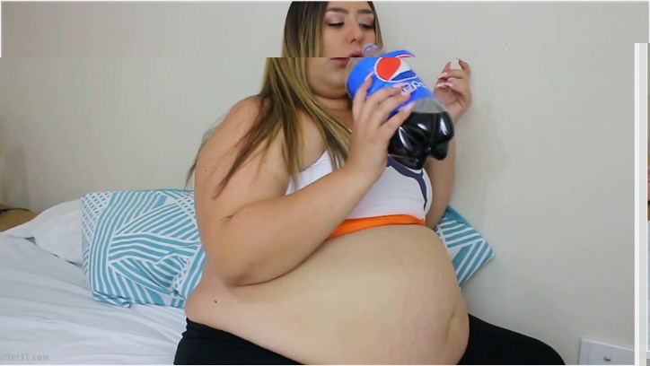 Layla BBW - pepsi bloat and lotion