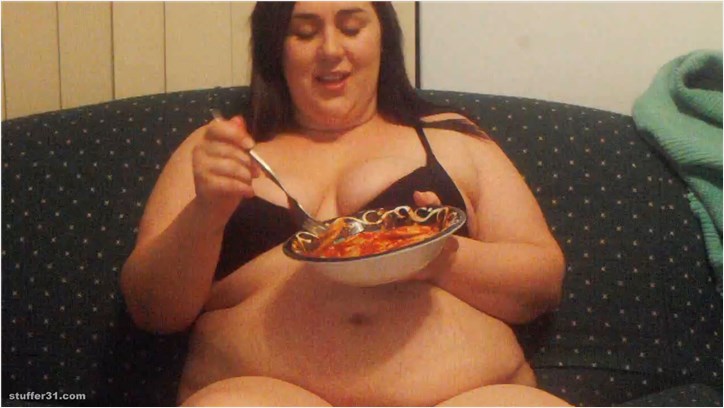 Layla BBW - full day and midnight pizza request