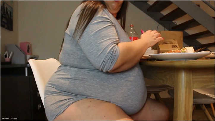 Layla BBW - table of food stuffing