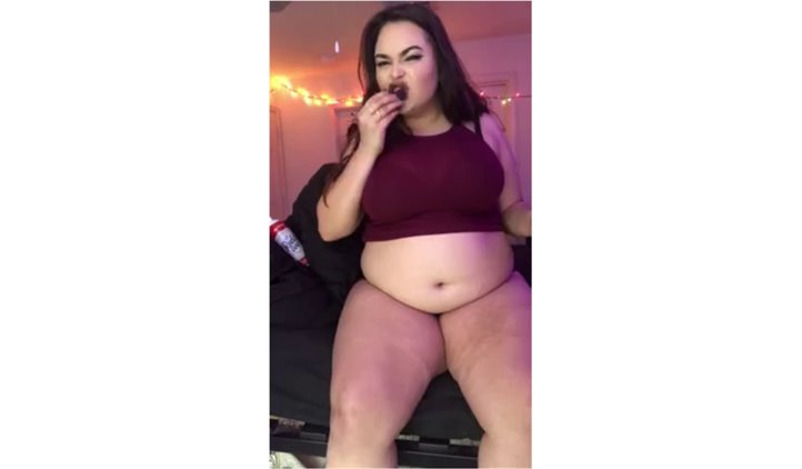 BBW Thiccollegegirl - Donut and whipped cream stuffing (March 2019)