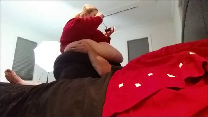 Destiny BBW - Eating and bouncing - different angle (2015-02-03) 109