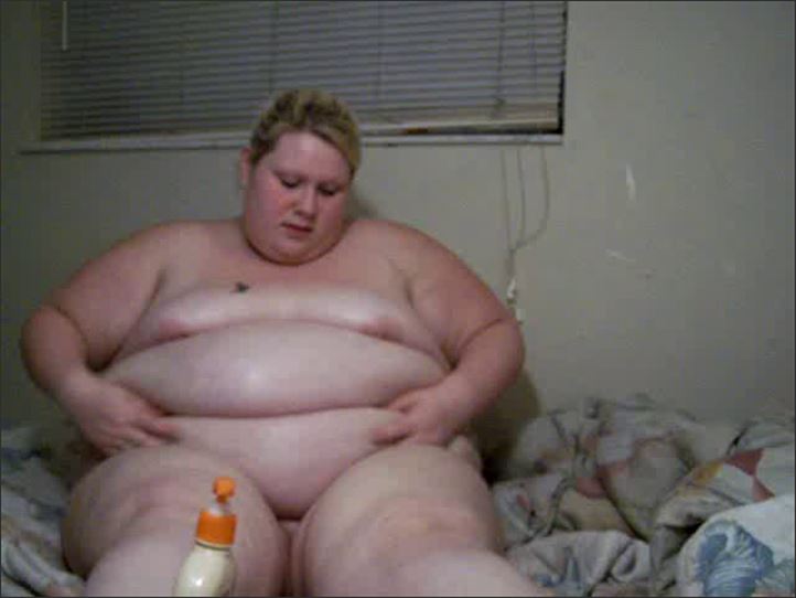 Destiny BBW - Nude after shower body lotion (2013-03-05) 238