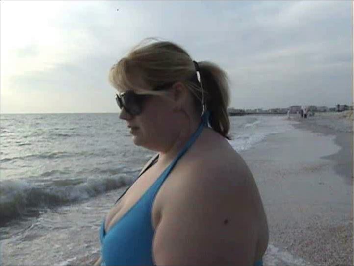 Destiny BBW - playing in the water 263