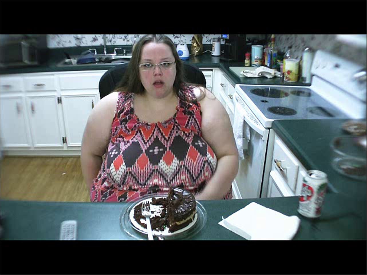 [Mandy Blake] Cake eating big belly
